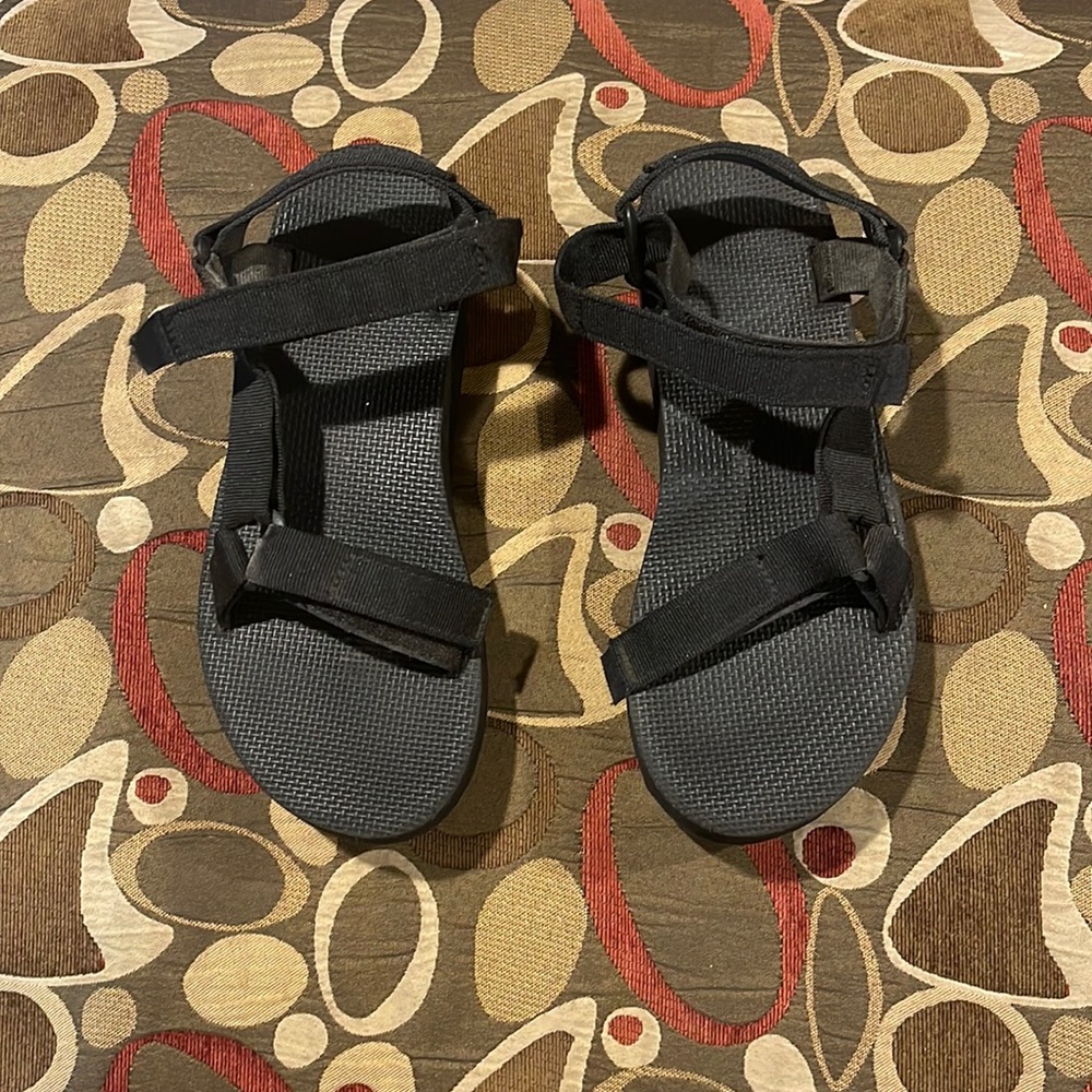 Black Teva flatform sandals. Size 9.
